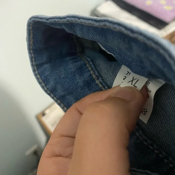 Classic Blue Women's Jeans - Picture 3 of 3